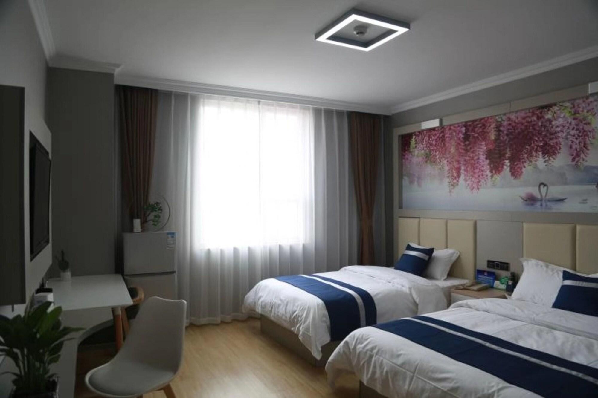 Golden Phoenix Hotel Шуньи Экстерьер фото
