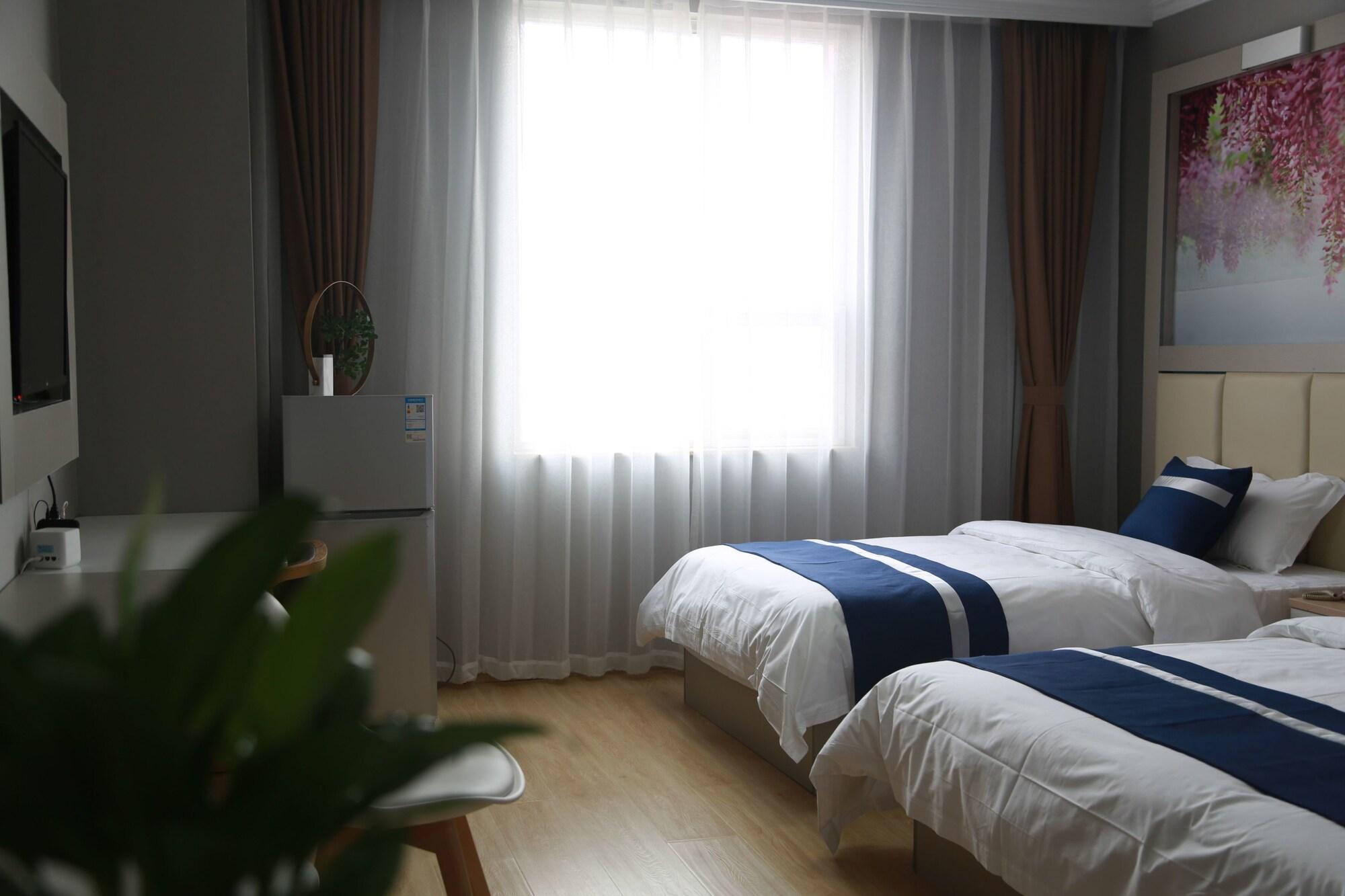 Golden Phoenix Hotel Шуньи Экстерьер фото