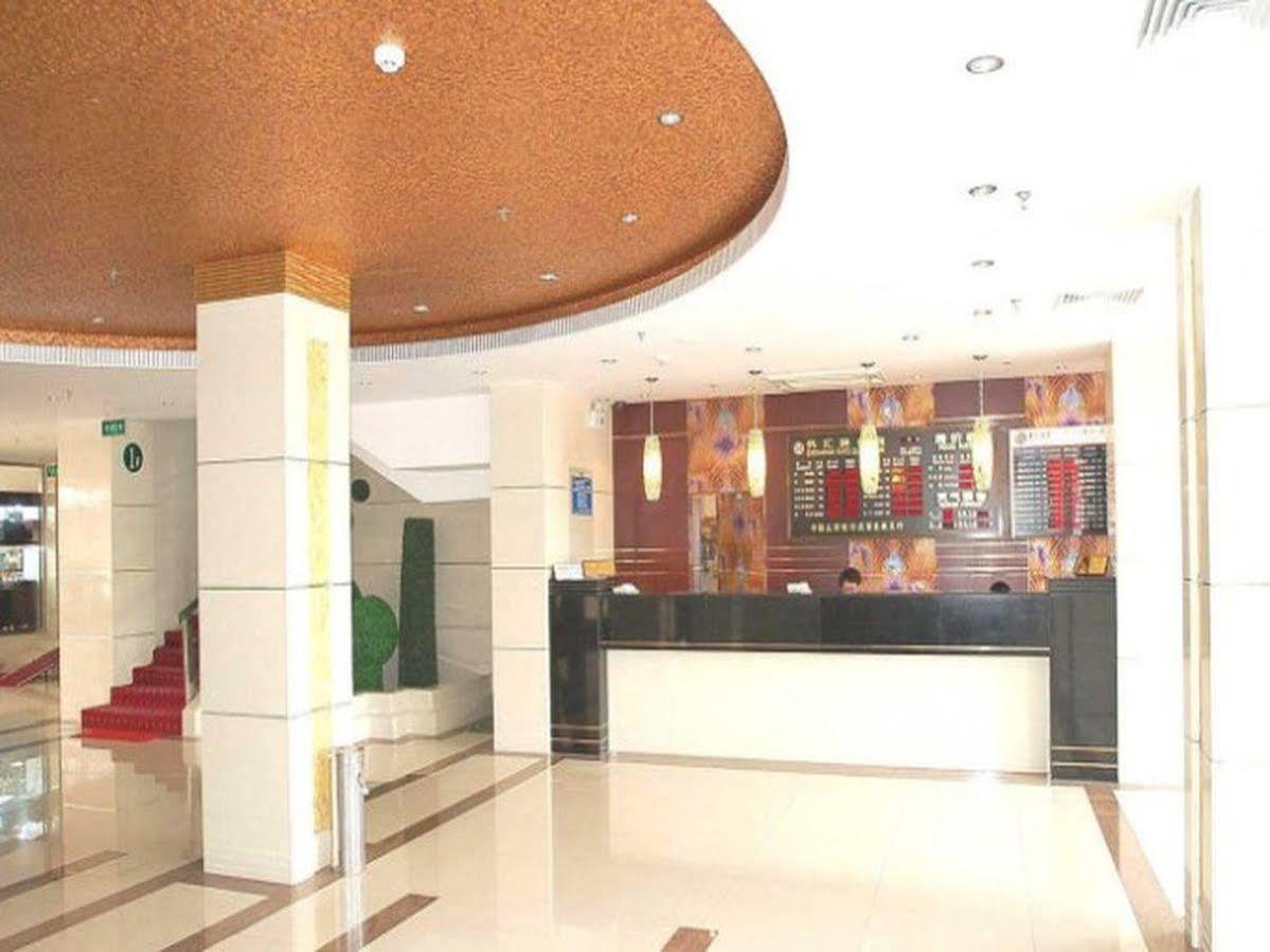 Golden Phoenix Hotel Шуньи Экстерьер фото