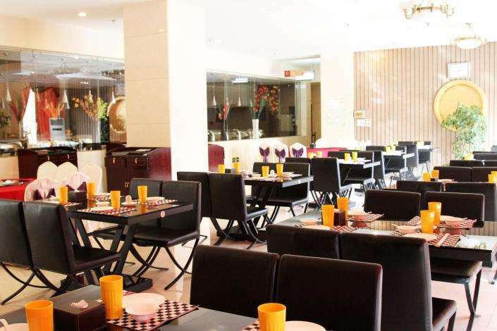Golden Phoenix Hotel Шуньи Ресторан фото