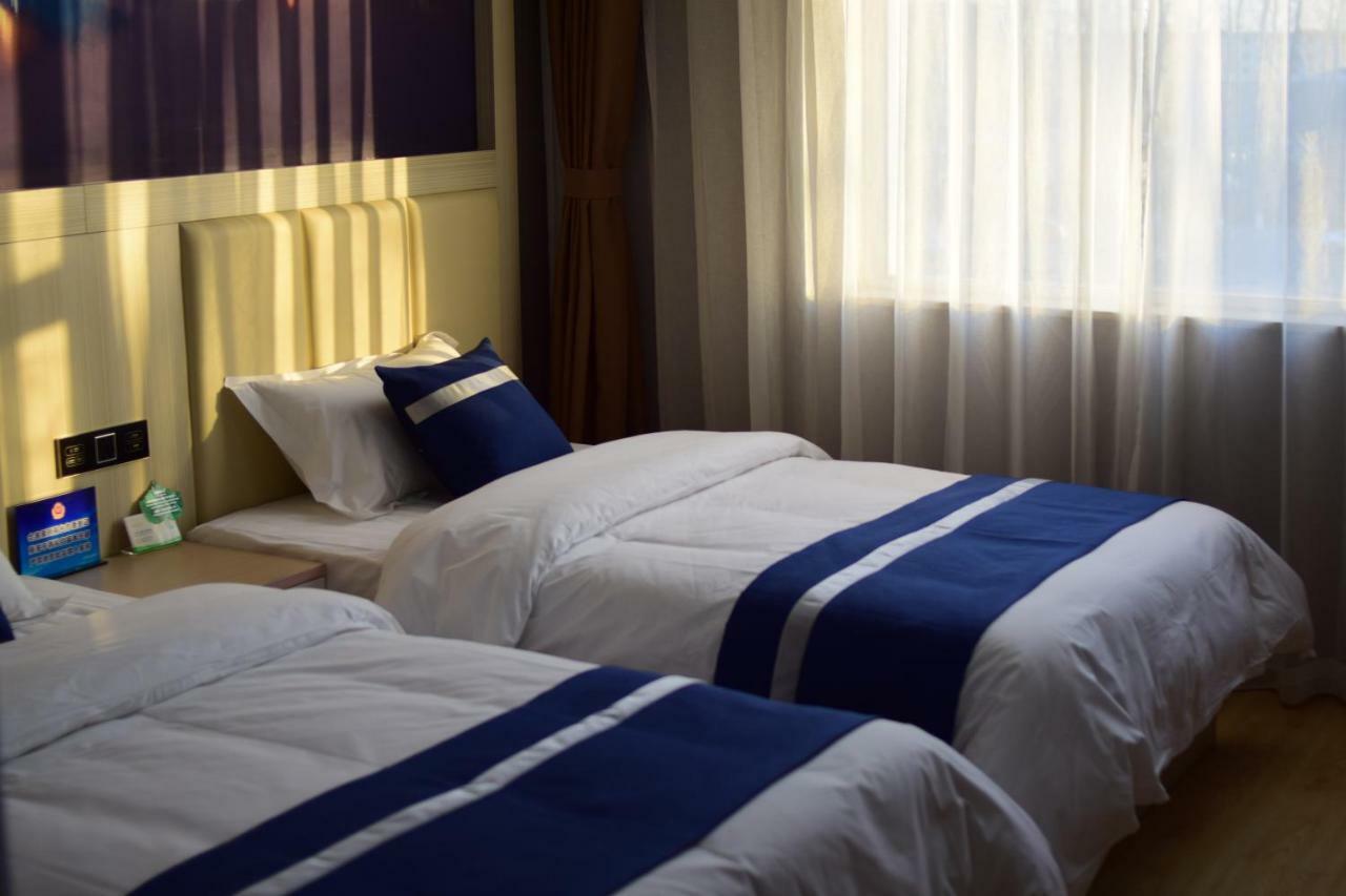 Golden Phoenix Hotel Шуньи Экстерьер фото